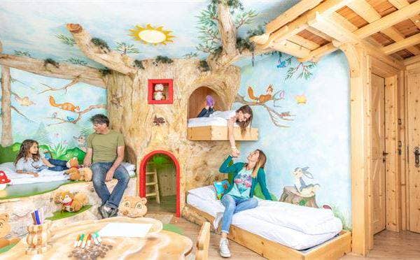 Vacanza itinerante in camere a tema