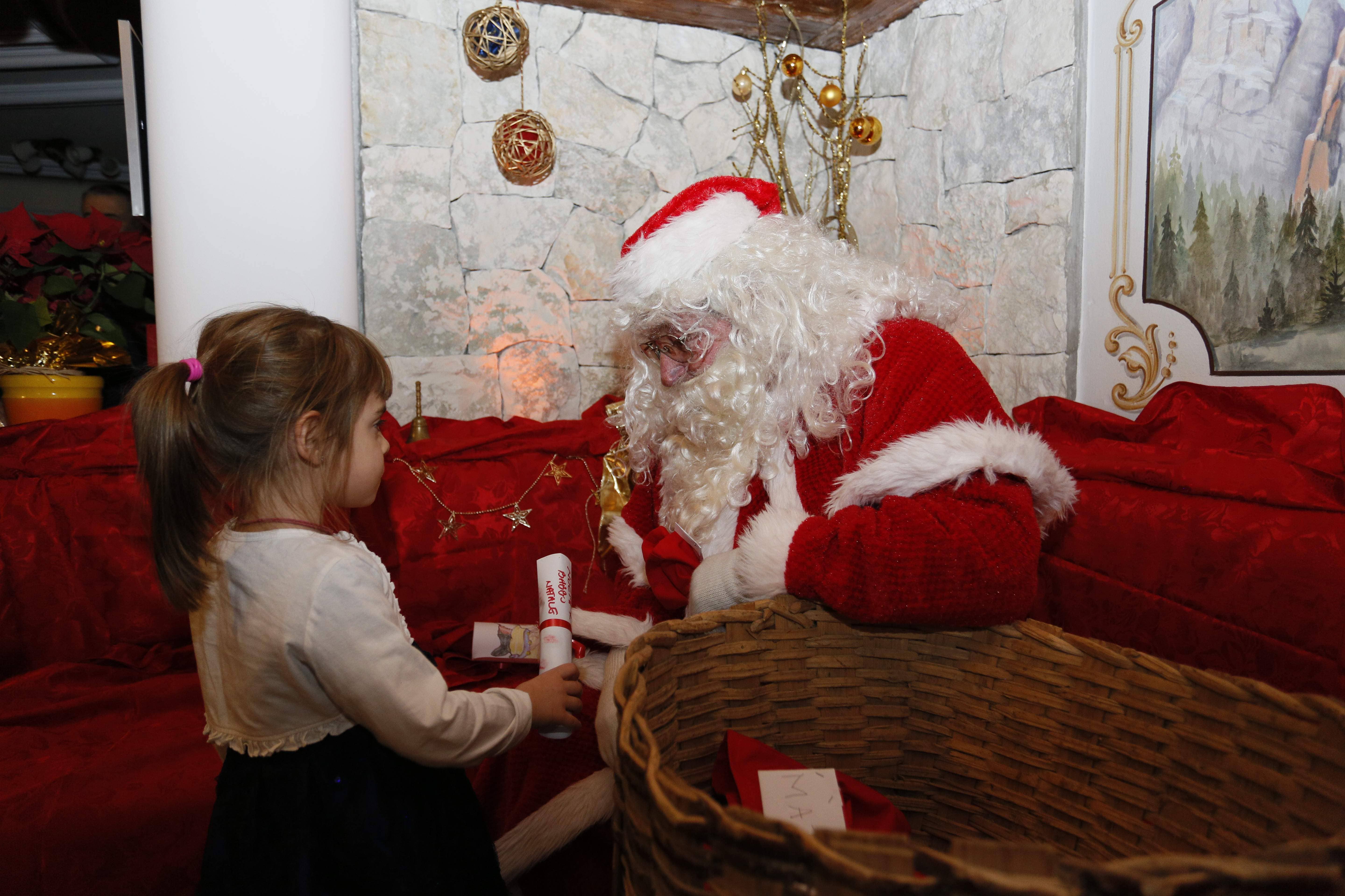 Capodanno Alla Casa Di Babbo Natale.Natale Capodanno O Befana