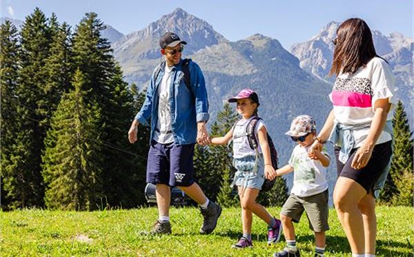 Magiche Dolomiti di Brenta: incluse Spa, piscine, animazione, esperienze