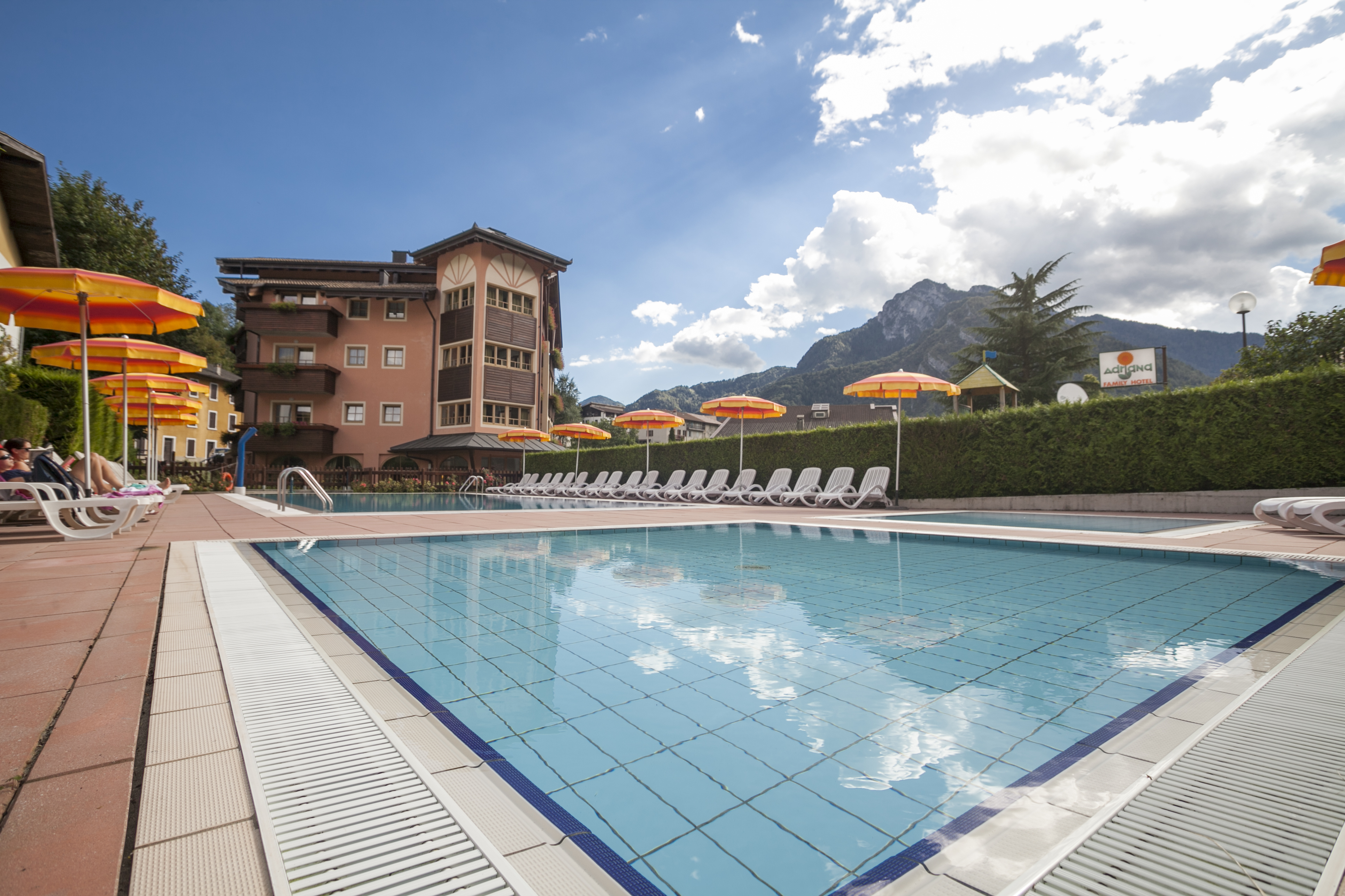 piscina kinderhotel Adriana